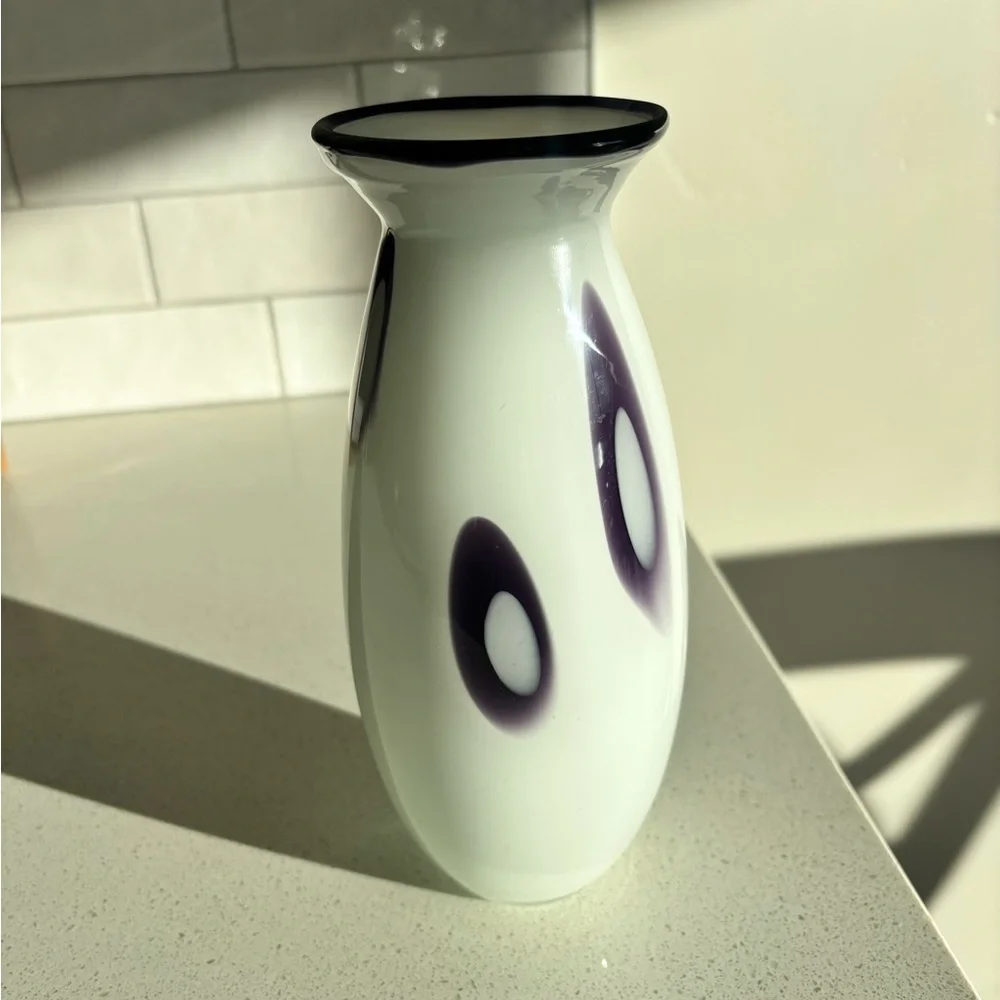 Margie's Garden Creative Artisans Hand Blown Glass Vase White Amethyst 8.25